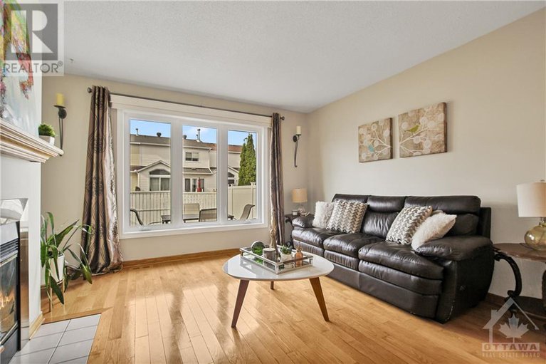 27108725/2103-gardenway-drive/fallingbrook/ottawa/ontario/K4A3K2_5