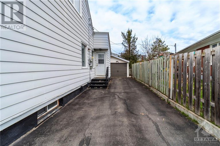 27097132/1993-naples-avenue/elmvale-acres/ottawa/ontario/K1G2B5_26