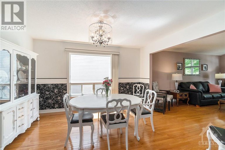 27093060/194-redpath-drive/barrhaven-east/ottawa/ontario/K2G6K5_11