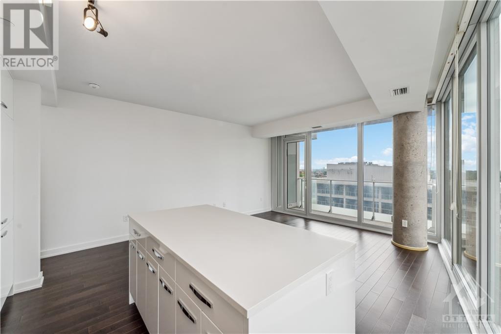 111 Champagne Avenue S Unit#1404