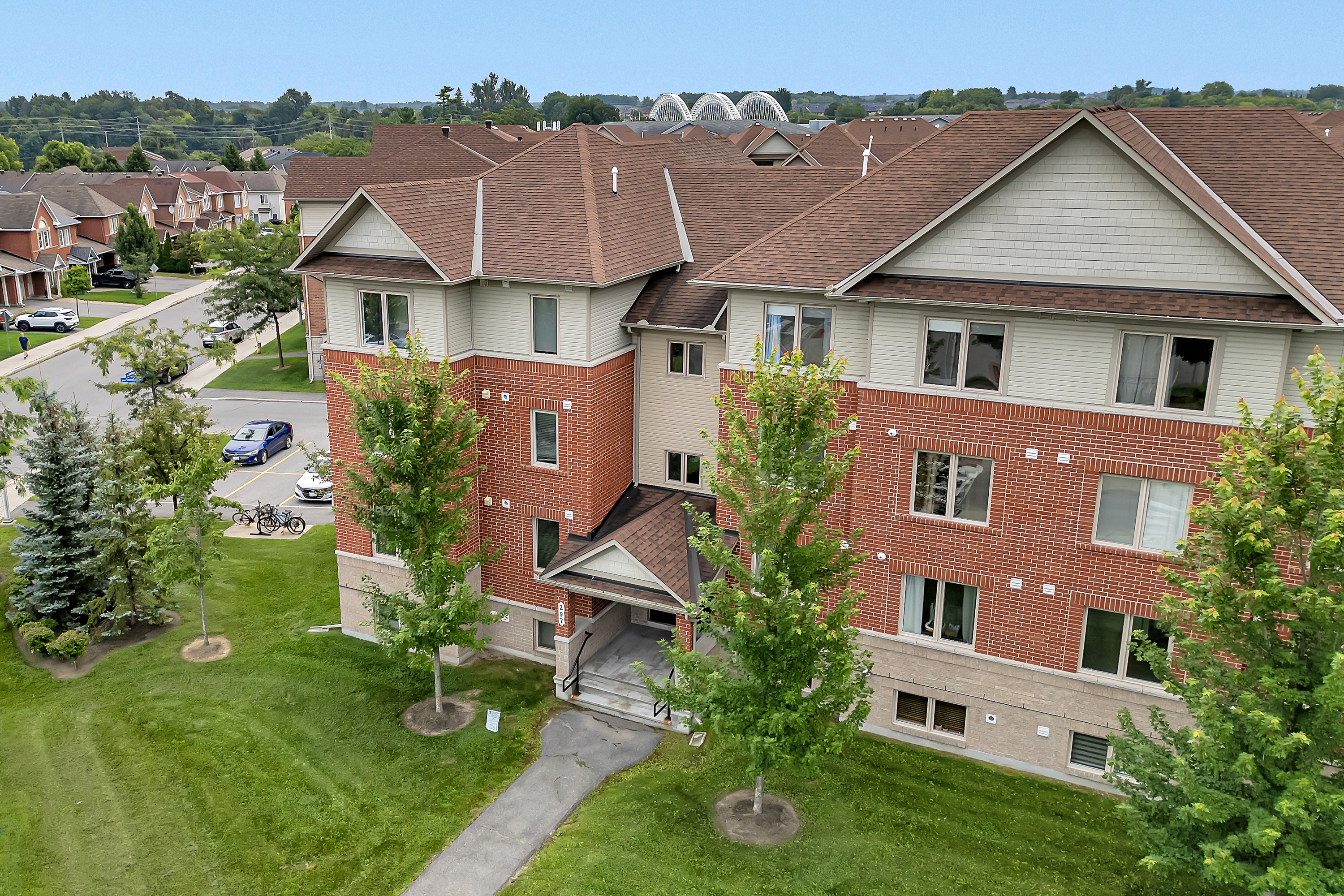 297 Cresthaven Drive, Unit 5