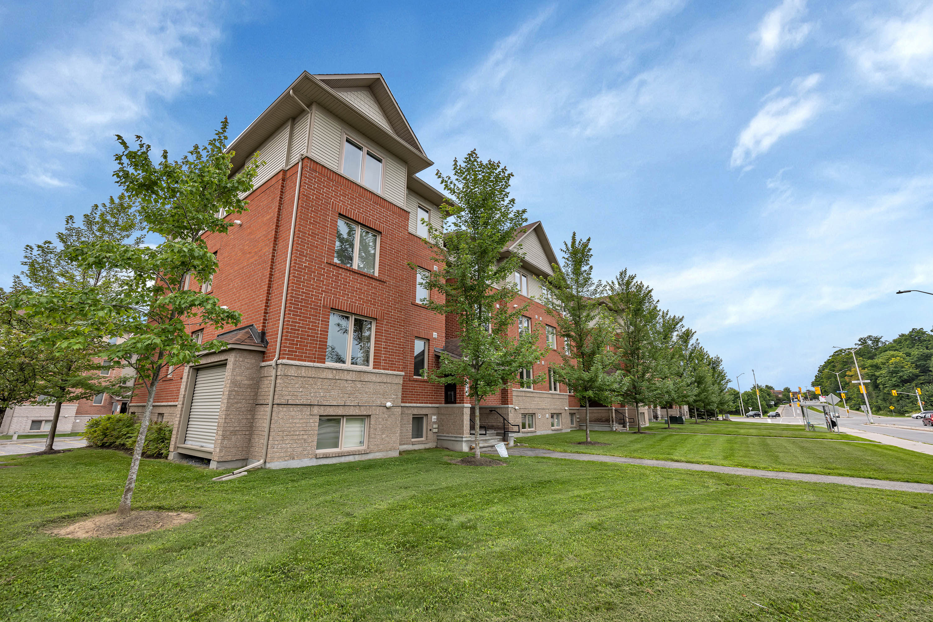 297 Cresthaven Drive, Unit 5