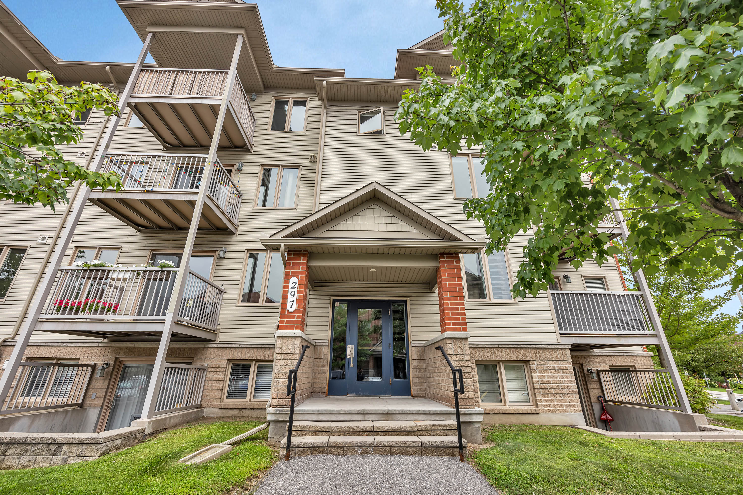 297 Cresthaven Drive, Unit 5