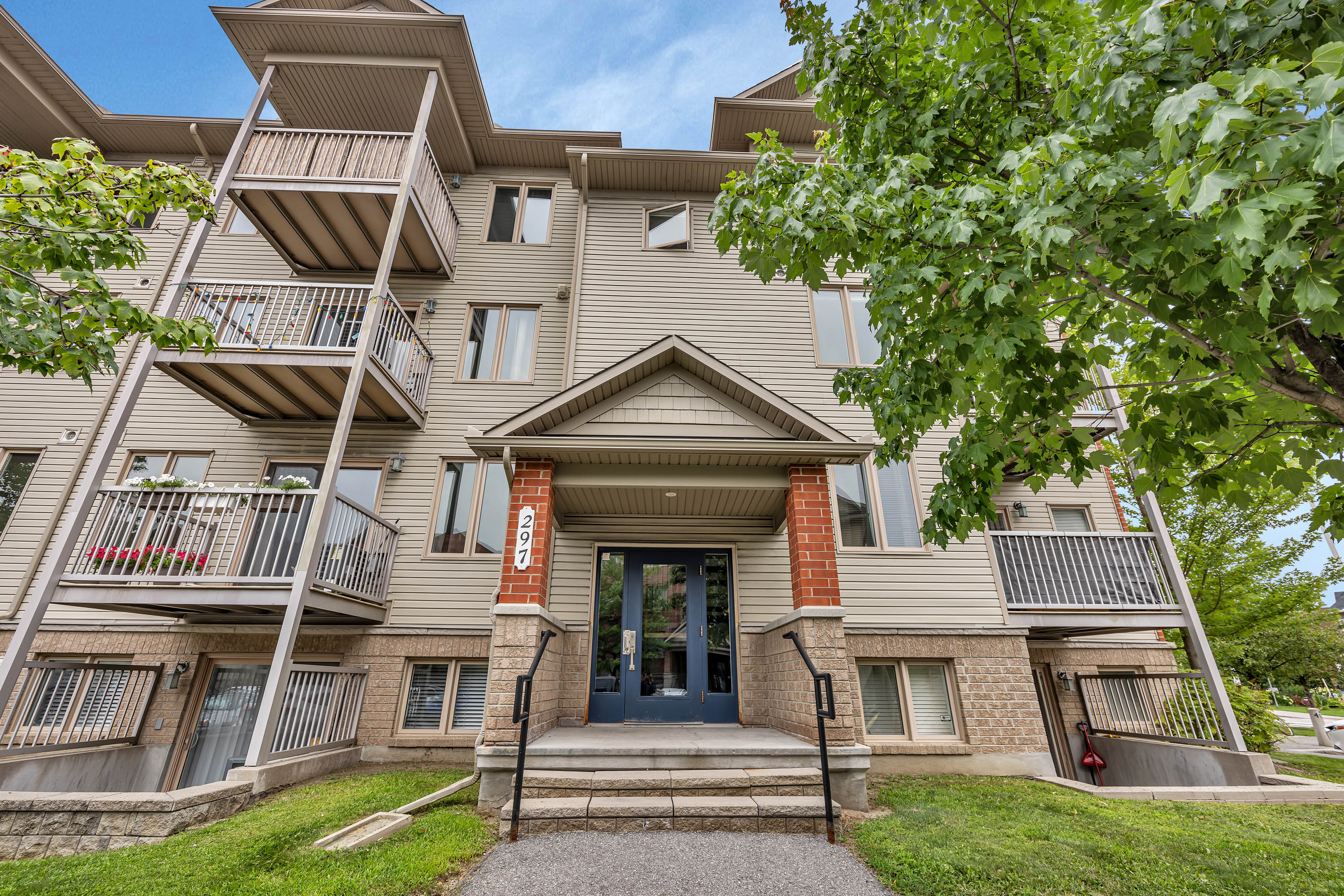 297 Cresthaven Drive, Unit 5