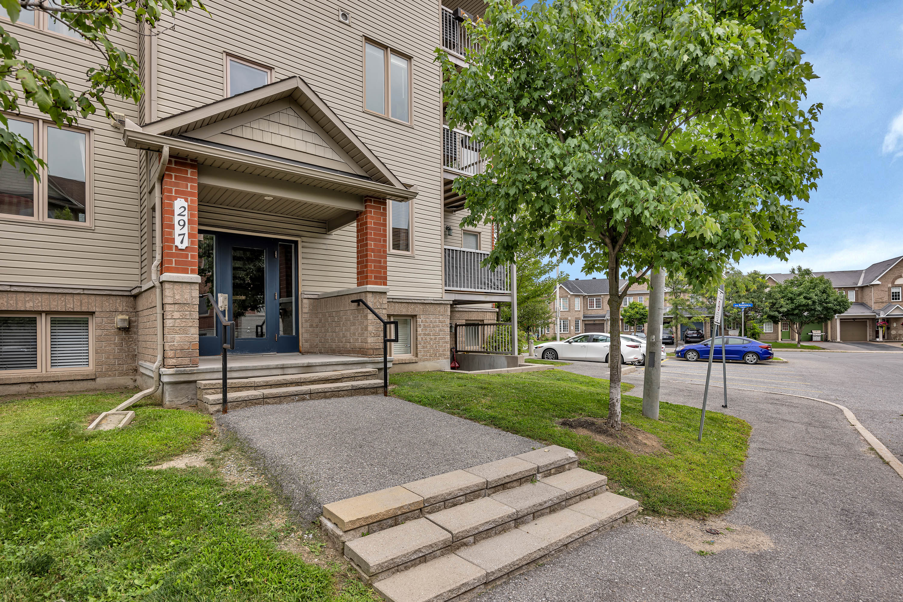 297 Cresthaven Drive, Unit 5